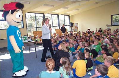 Ollie and Jane Stewart  talk to students at Bayswater South Primary School